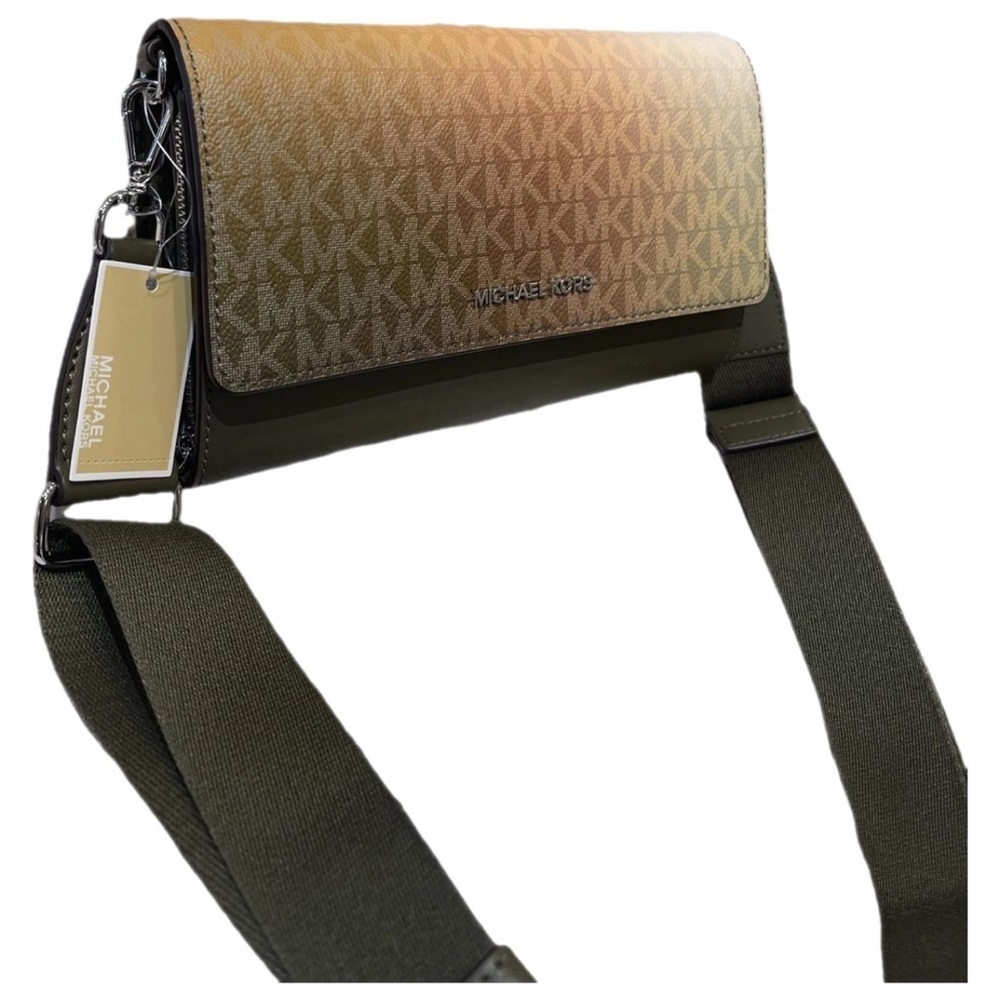 MICHAEL KORS Jet Set Large Ombré Signature Logo Crossbody Bag
Olive Multi
NWT